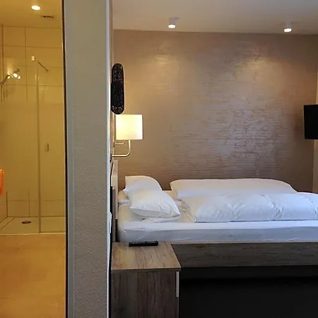 Lendt Garni Hotel 2*
